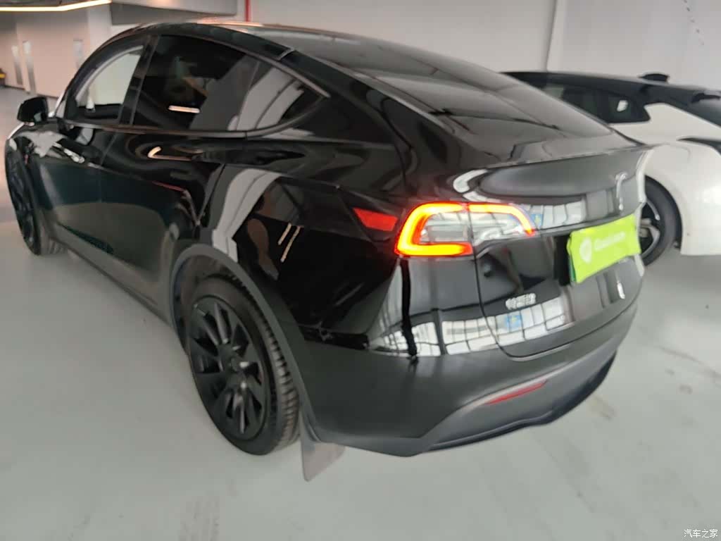 Tesla Model Y, 2022 все фото