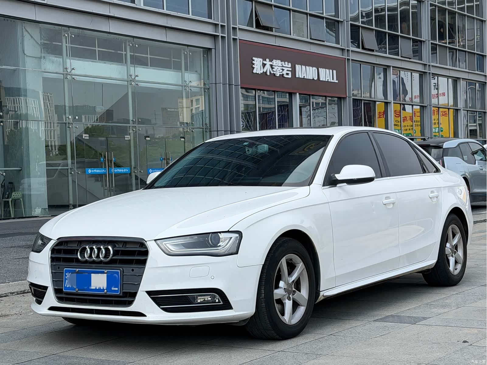 Audi A4L, 2016 1