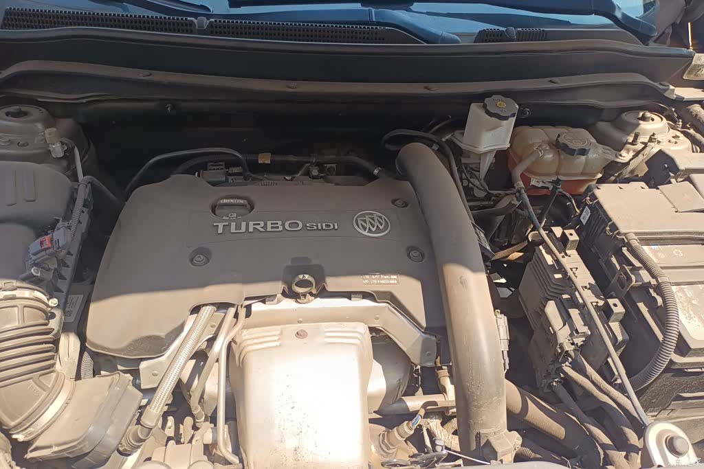 Buick Envision Plus, 2016 10