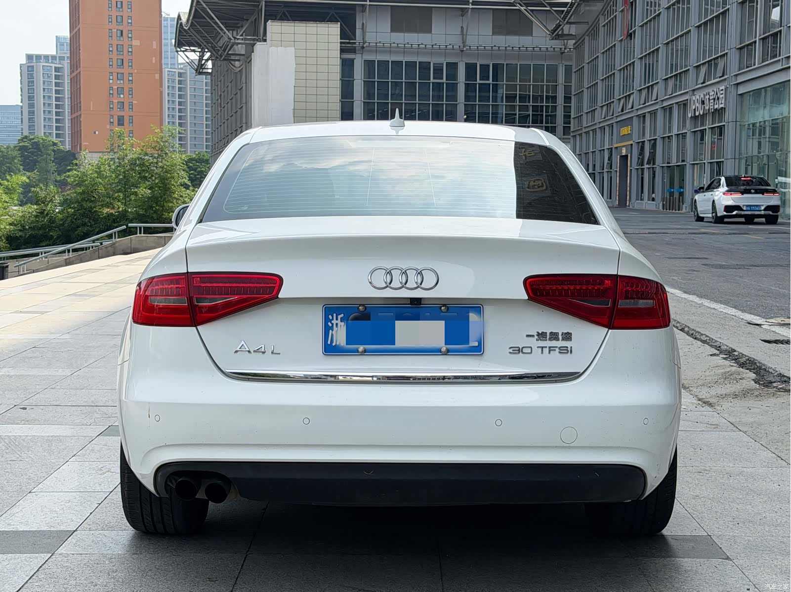 Audi A4L, 2016 все фото