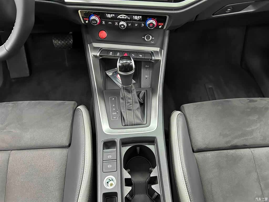 Audi Q3, 2023 все фото