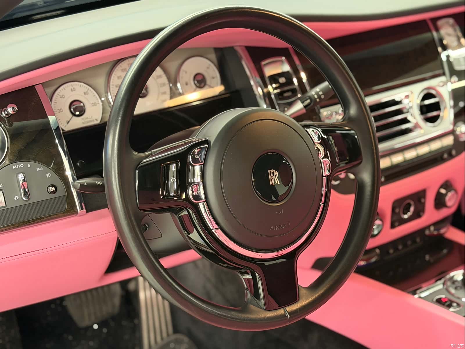 Rolls-Royce Ghost, 2021 все фото