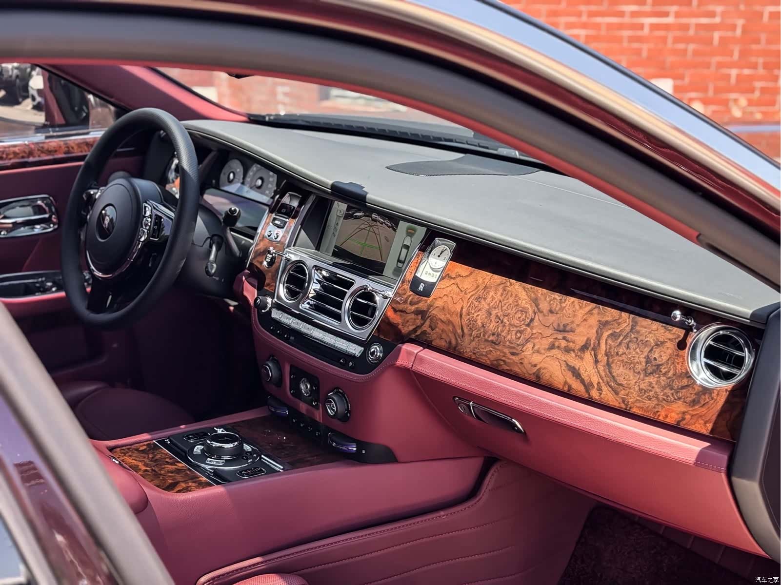 Rolls-Royce Ghost, 2016 9