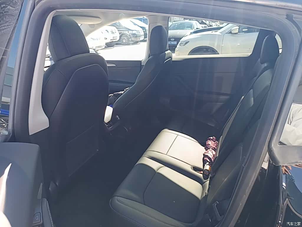 Tesla Model Y, 2022 17