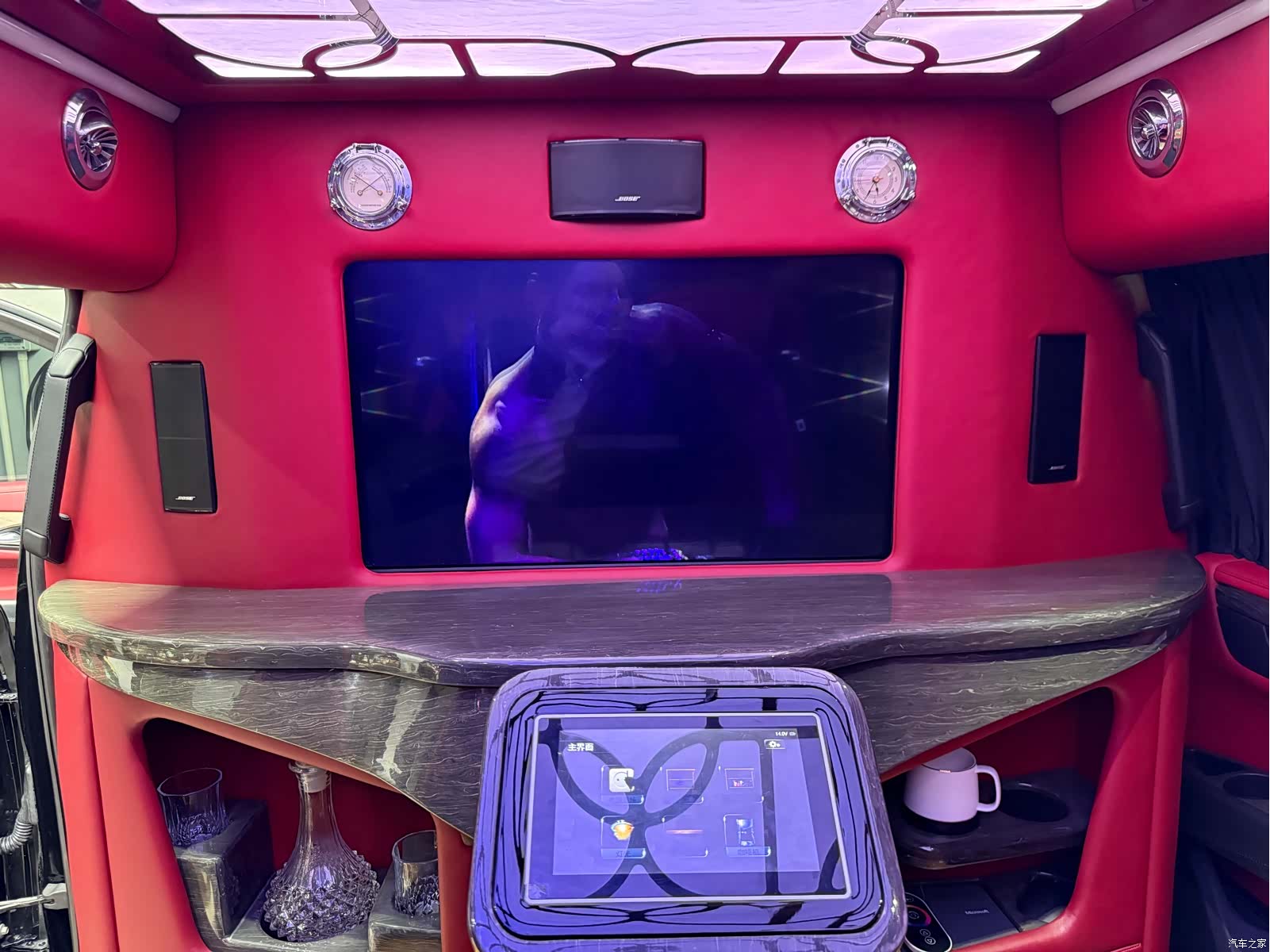 Cadillac Escalade, 2018 34