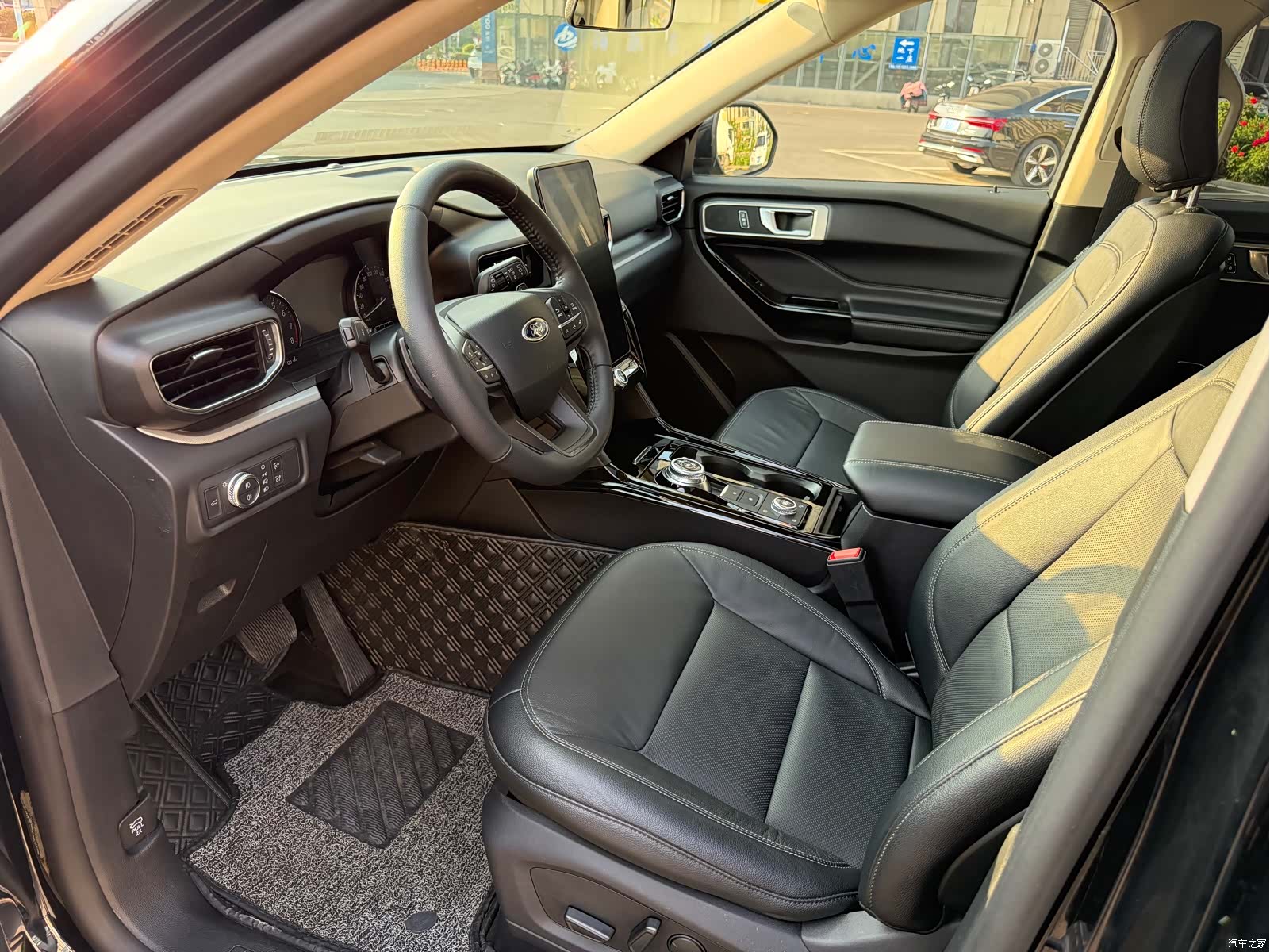 Ford Explorer, 2021 4