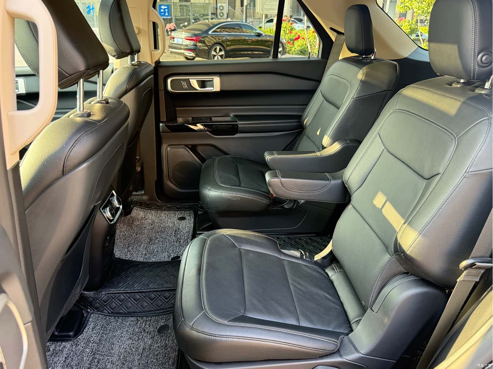 Ford Explorer, 2021 7