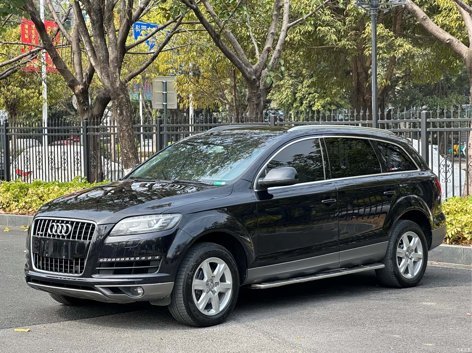 Audi Q7, 2011 1