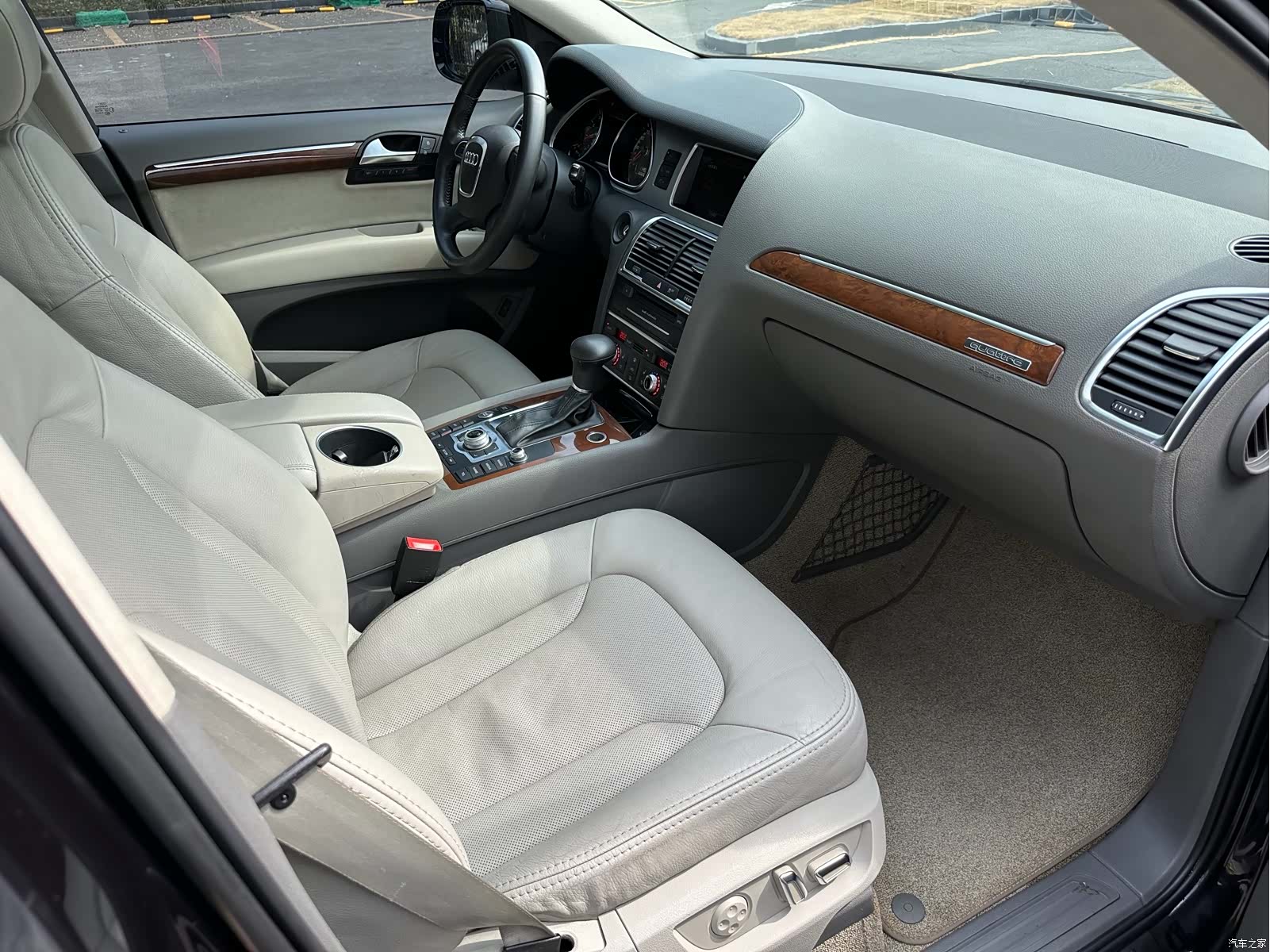 Audi Q7, 2011 4
