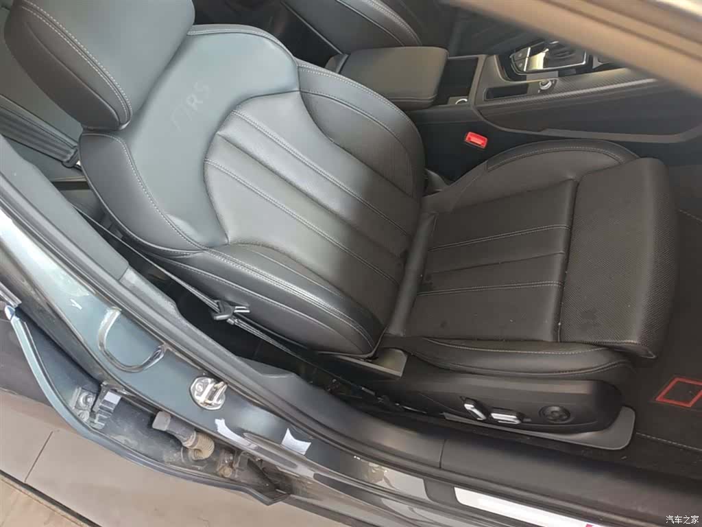 Audi A4L, 2024 25