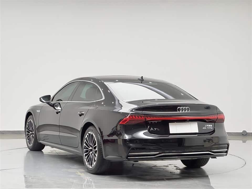 Audi A7L