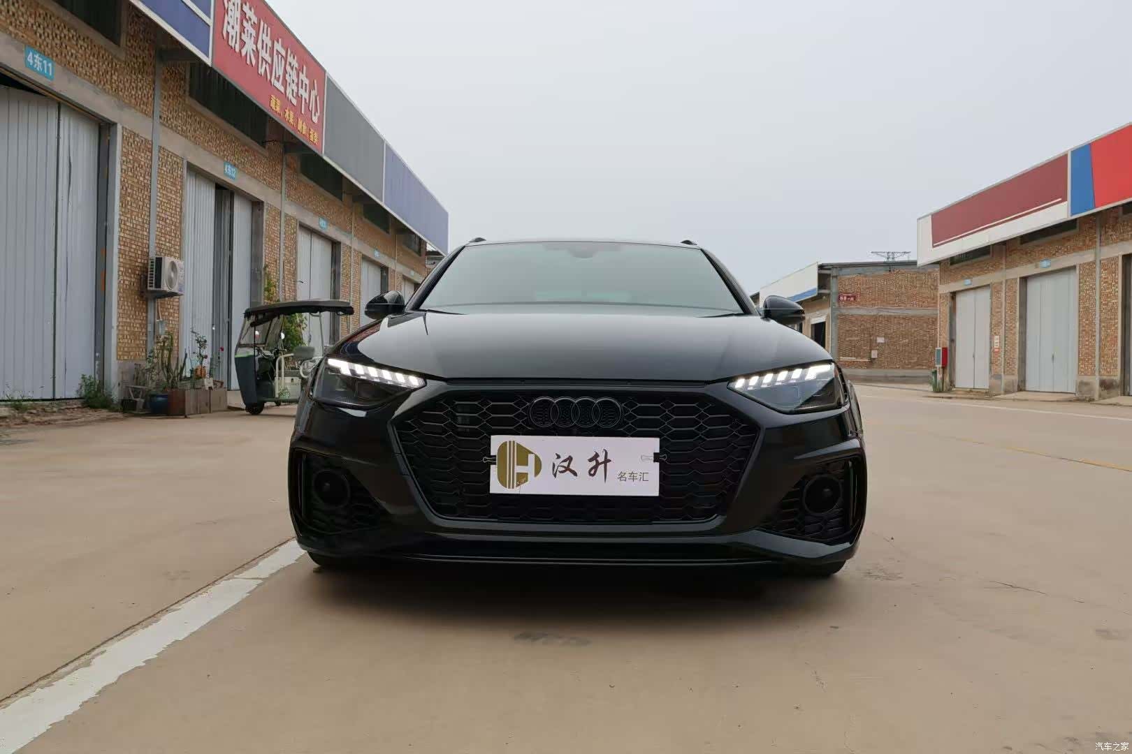 Audi RS4, 2025 2