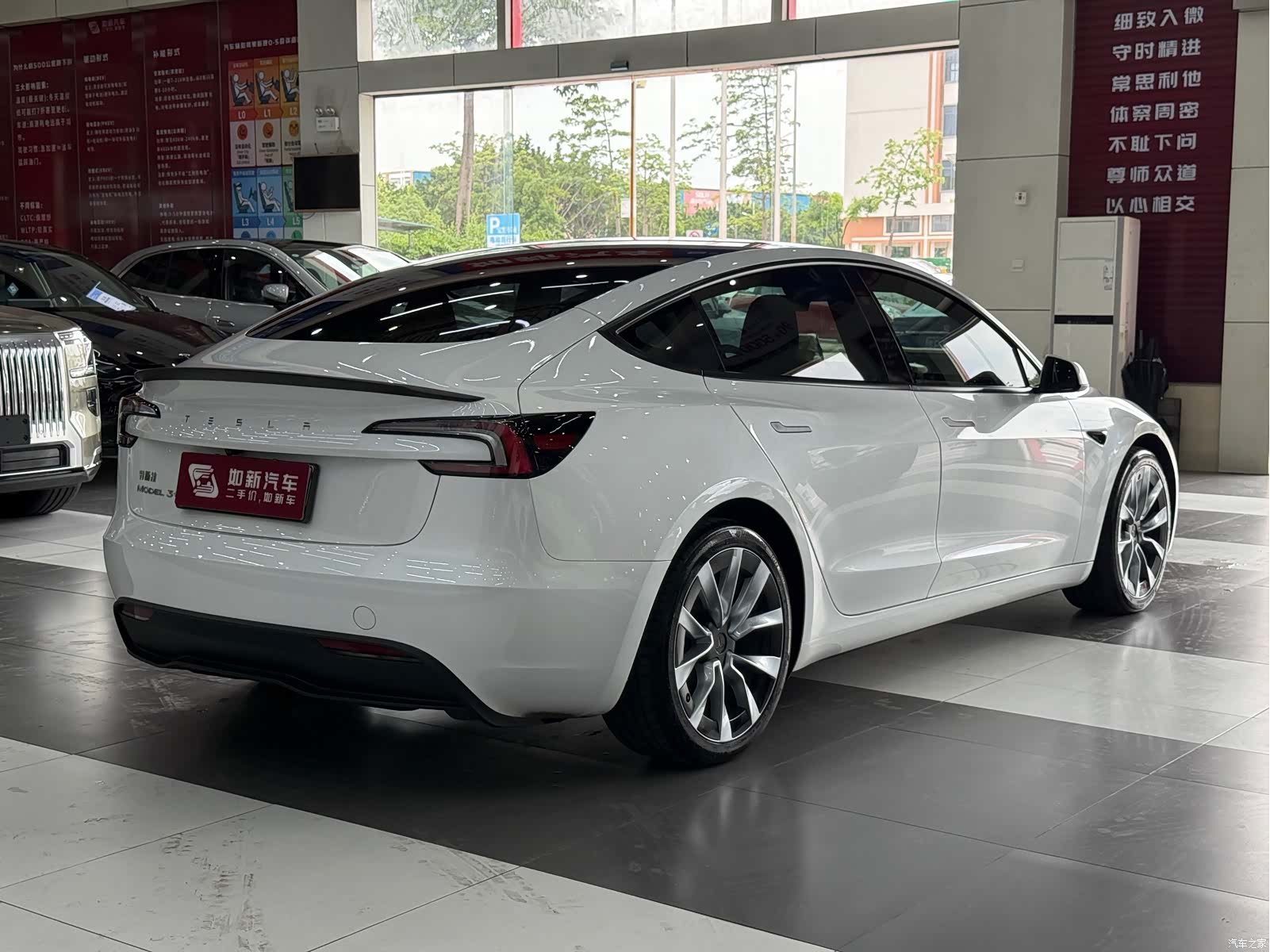 Tesla Model 3, 2025 6