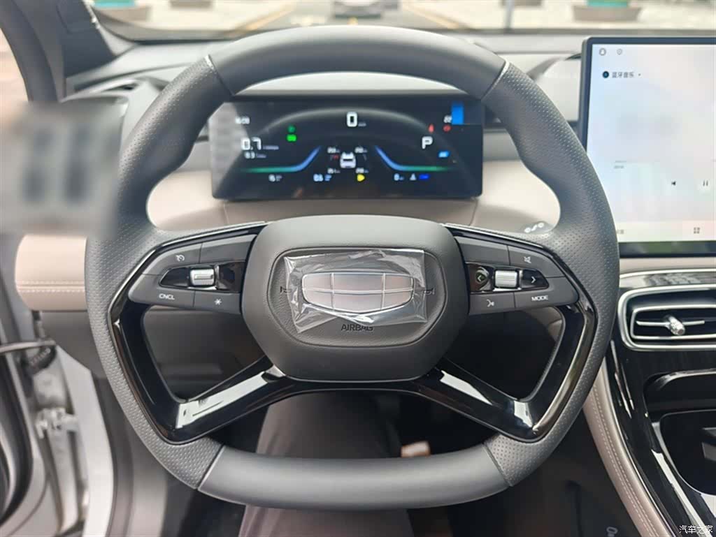 Geely Boyue, 2026 13
