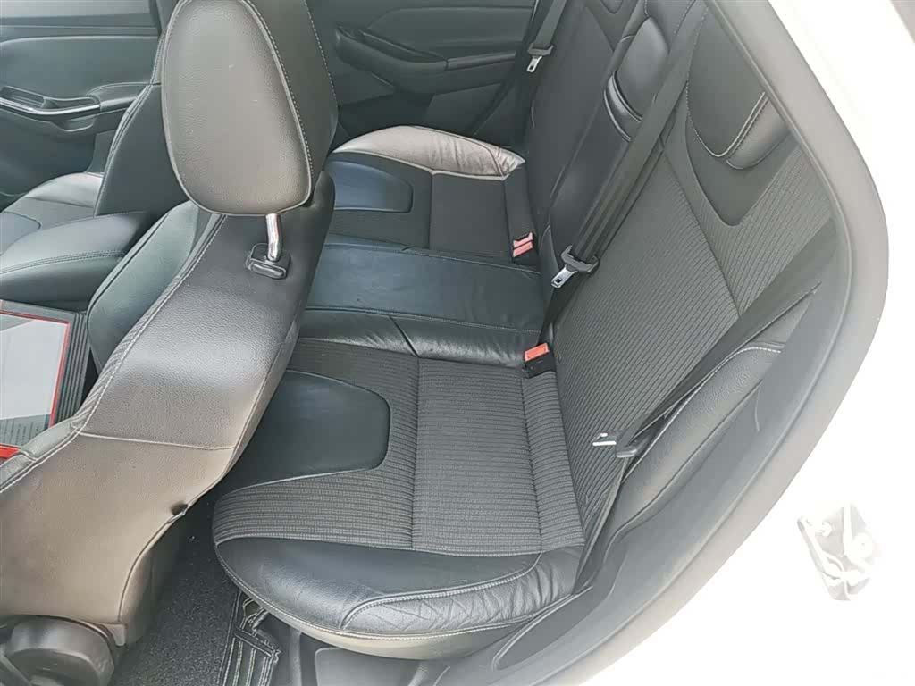 Ford Focus, 2015 17