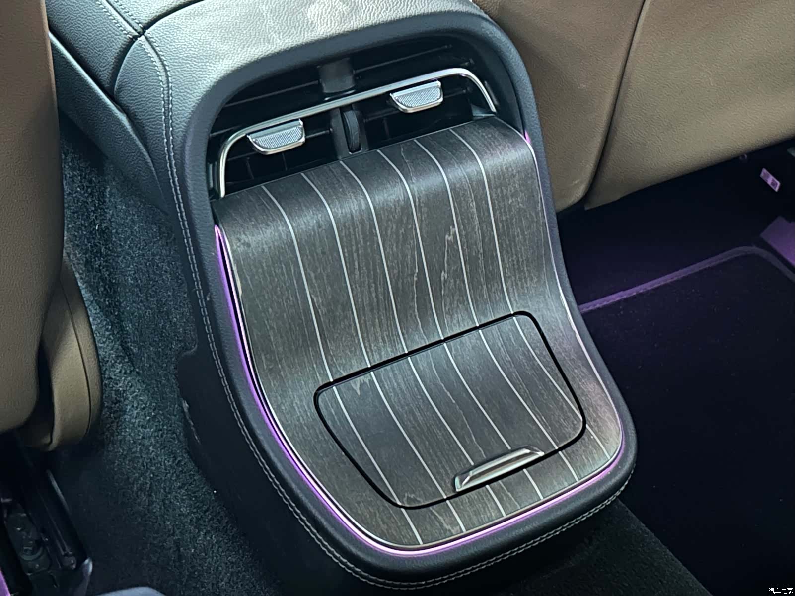 Mercedes-Benz E-Class, 2024 9