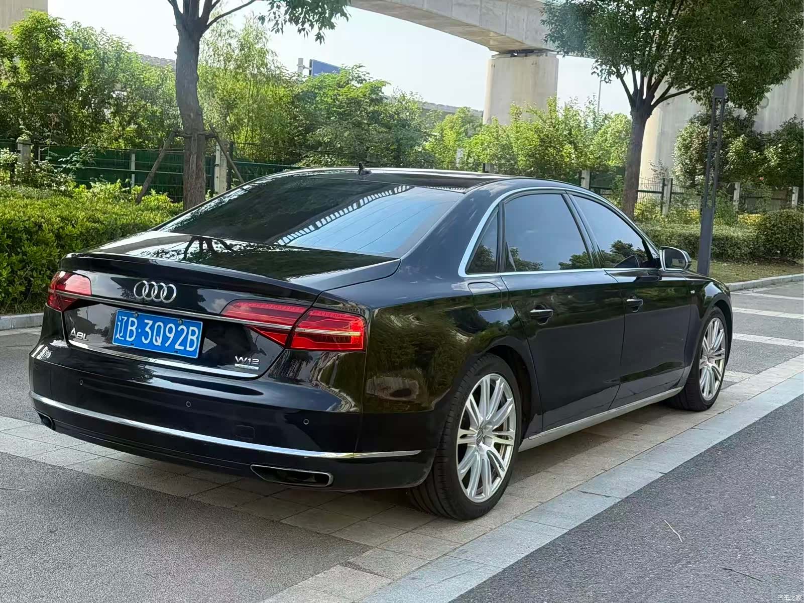 Audi A8L, 2011 8
