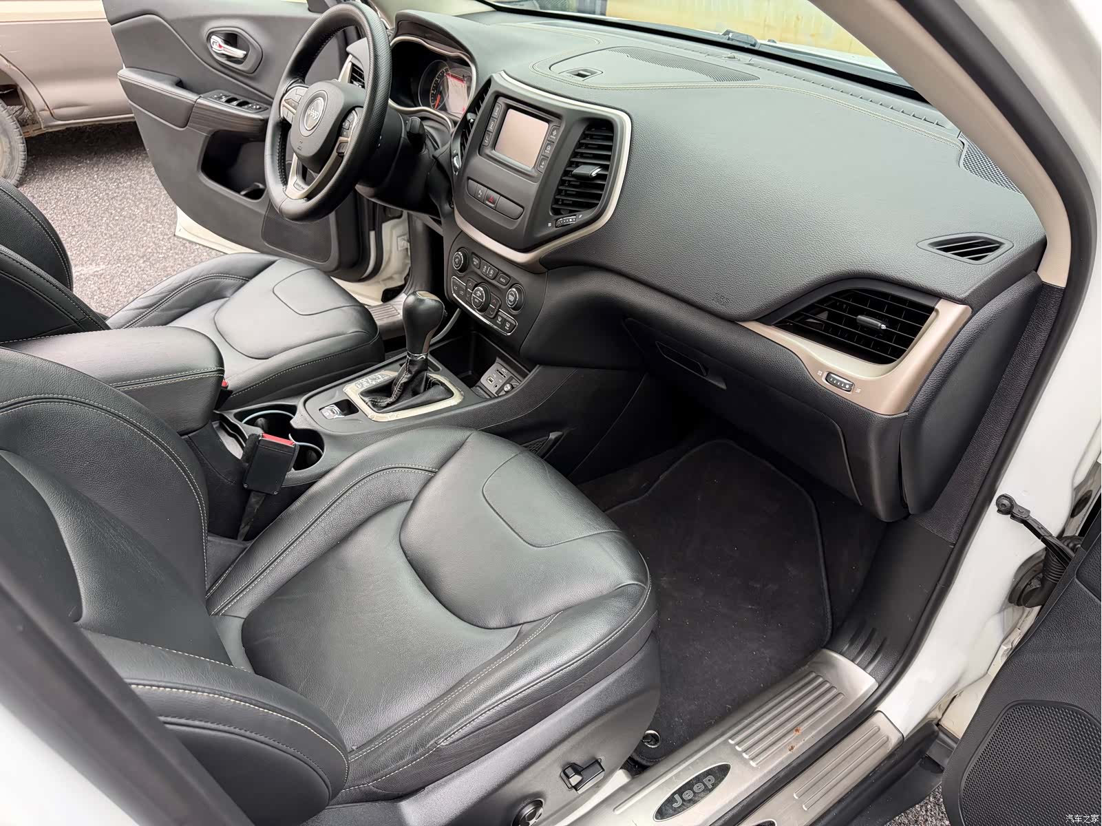 Jeep Cherokee, 2018 8