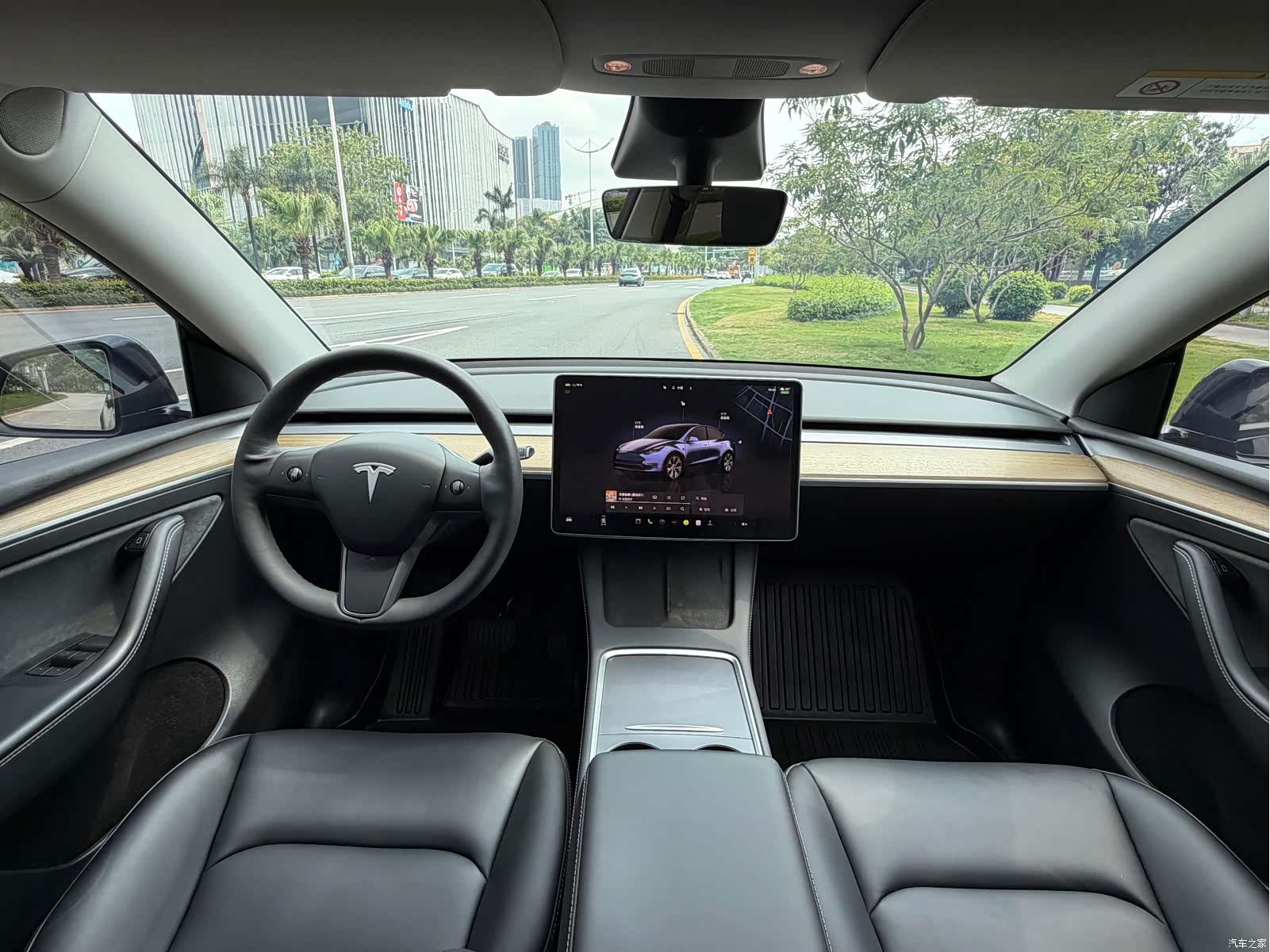 Tesla Model Y, 2023 12