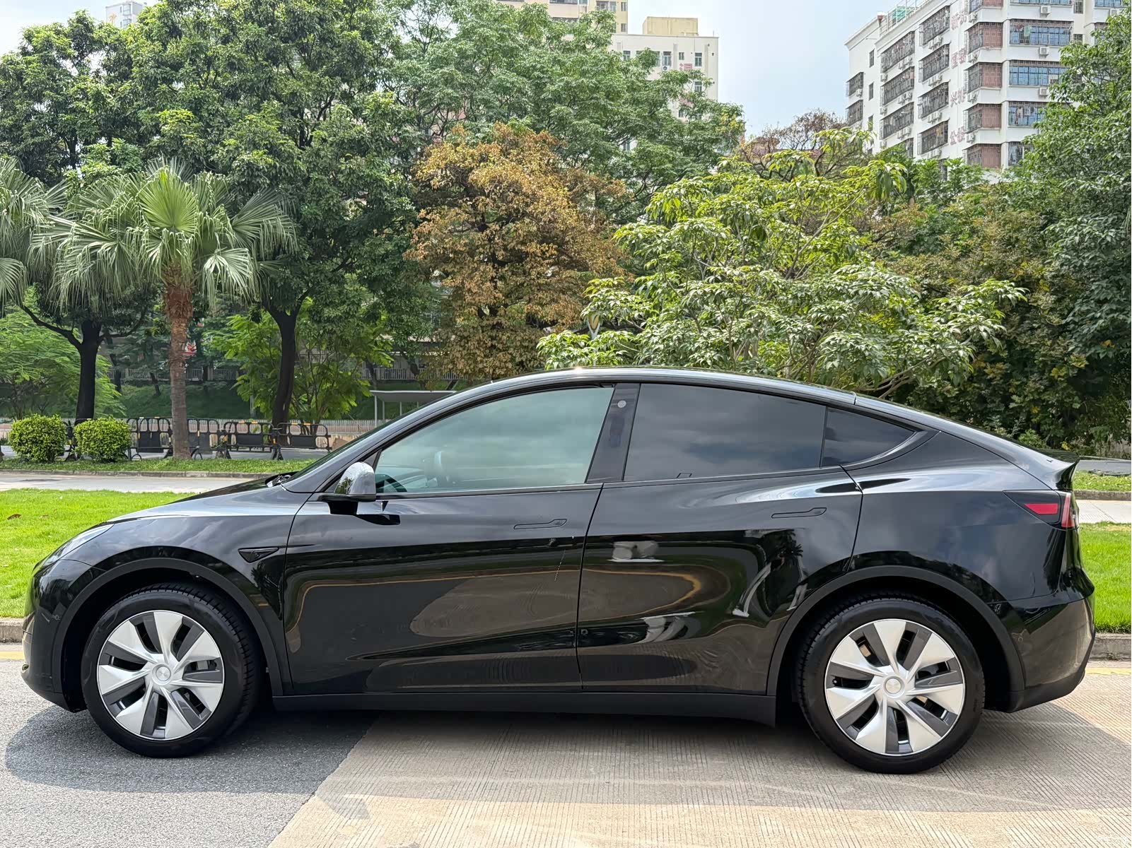 Tesla Model Y, 2023 7