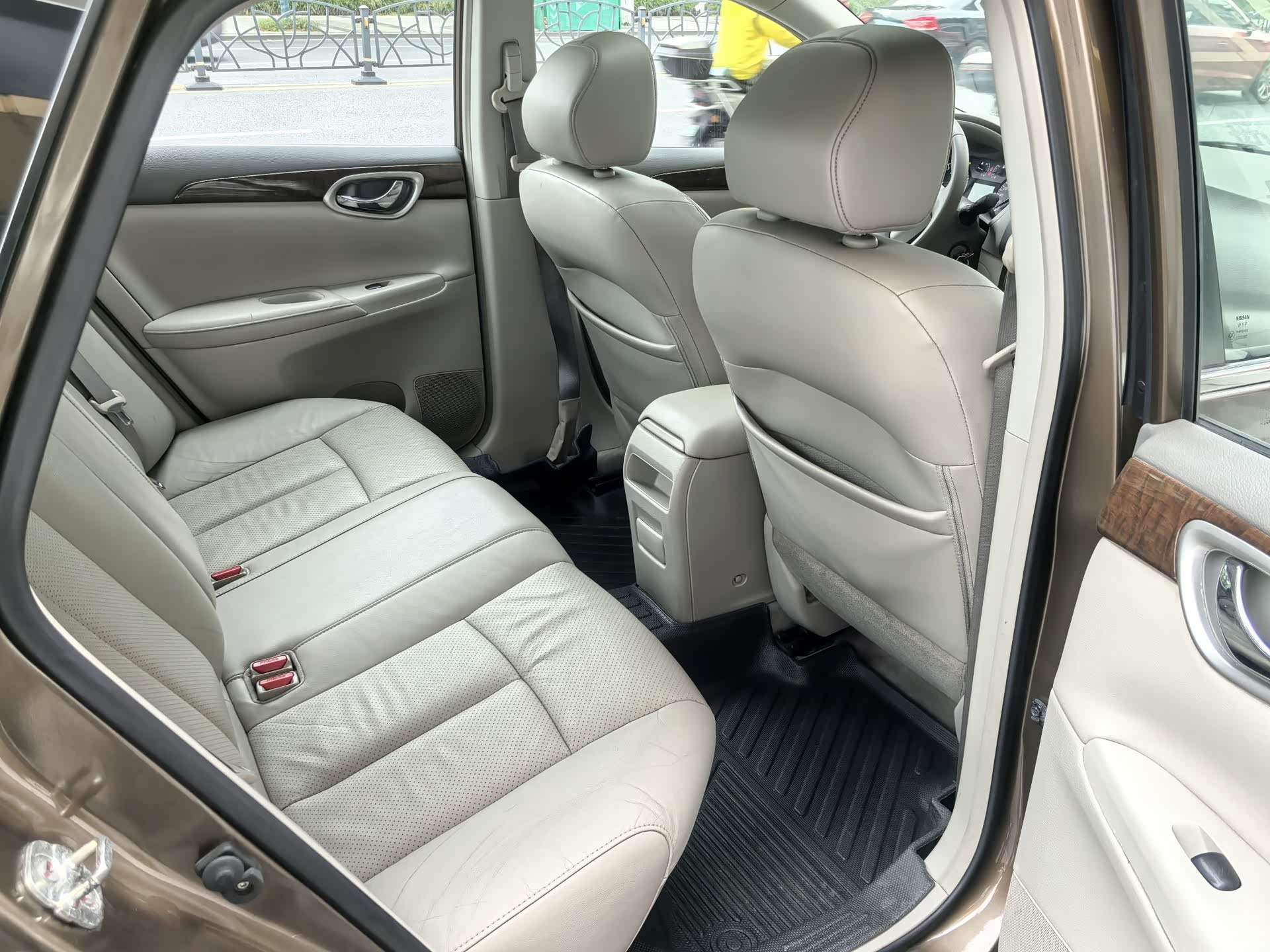 Nissan Sylphy, 2013 17