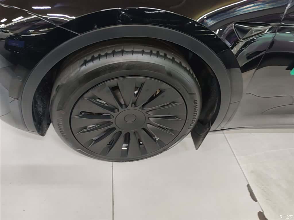 Tesla Model Y, 2022 23