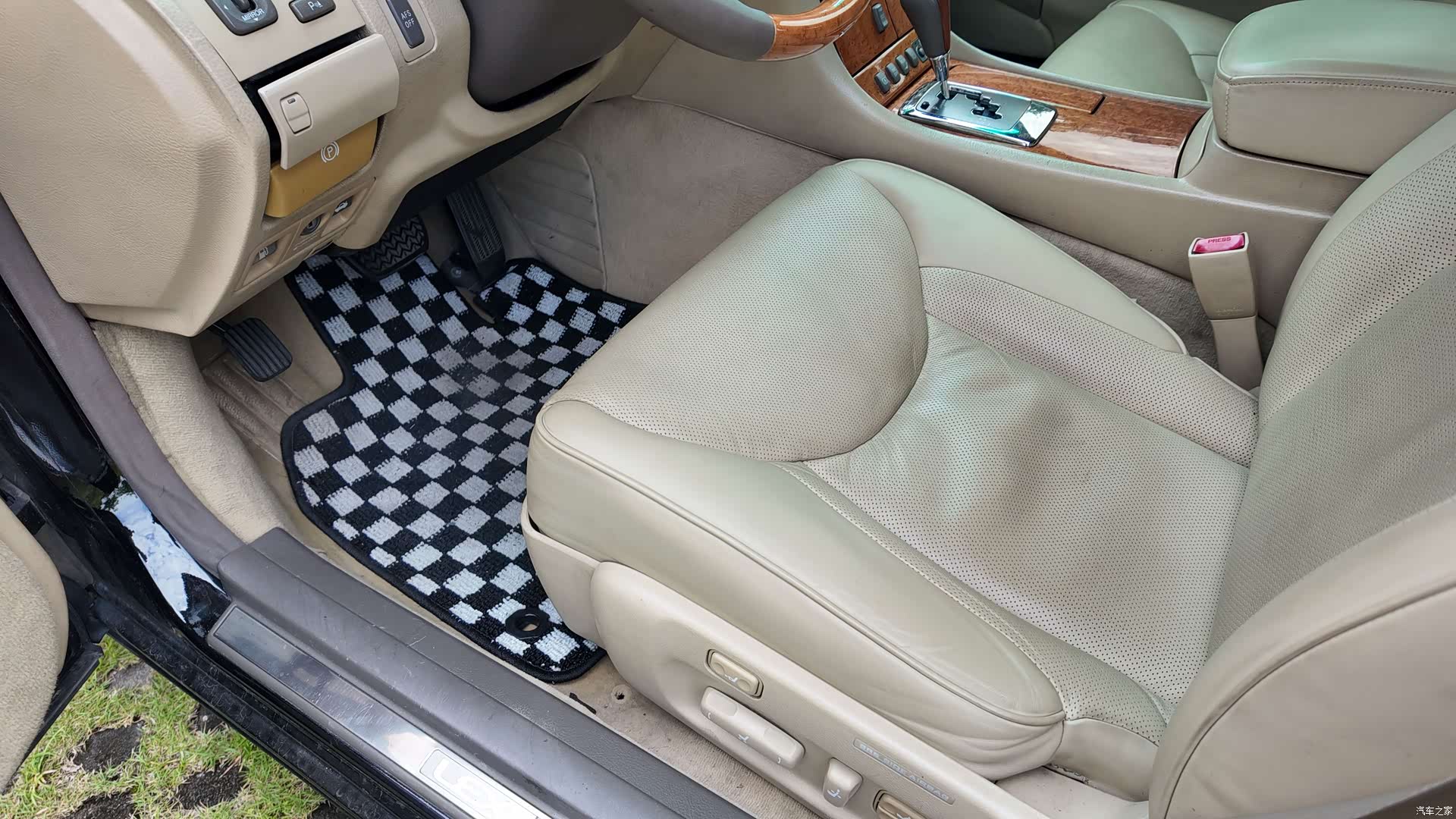 Lexus LS, 2004 53