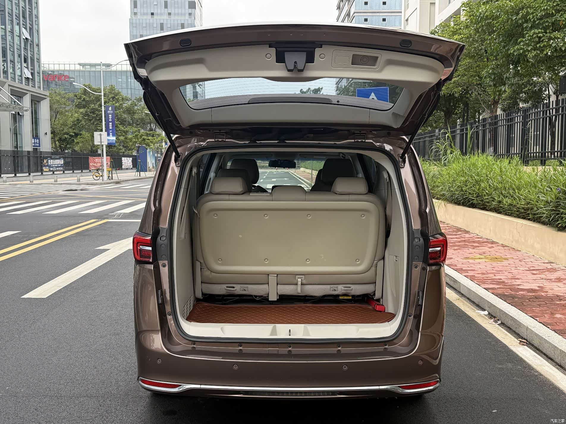 Buick GL8, 2022 7
