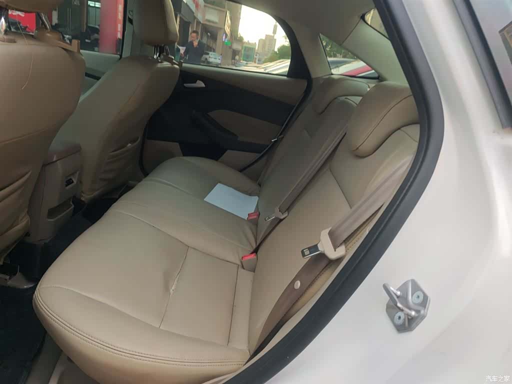 Ford Focus, 2016 13