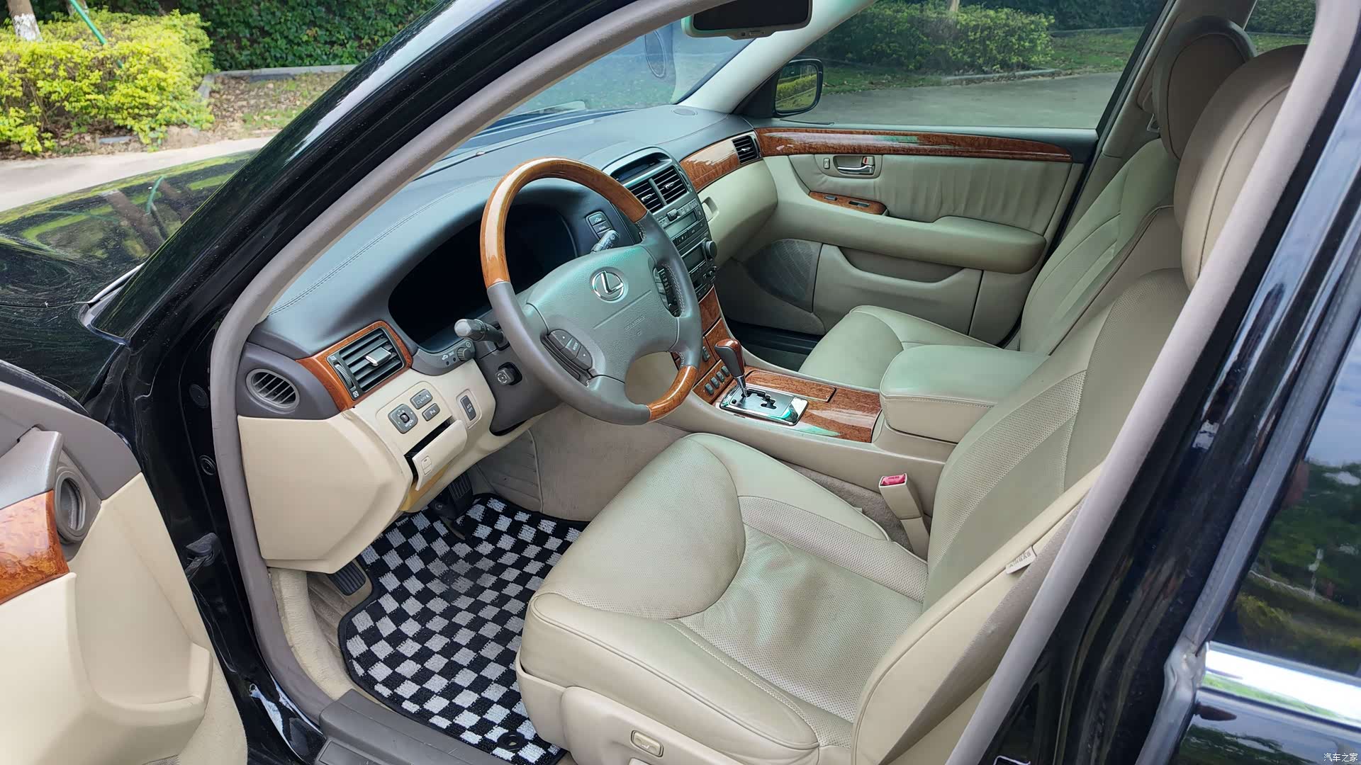 Lexus LS, 2004 52
