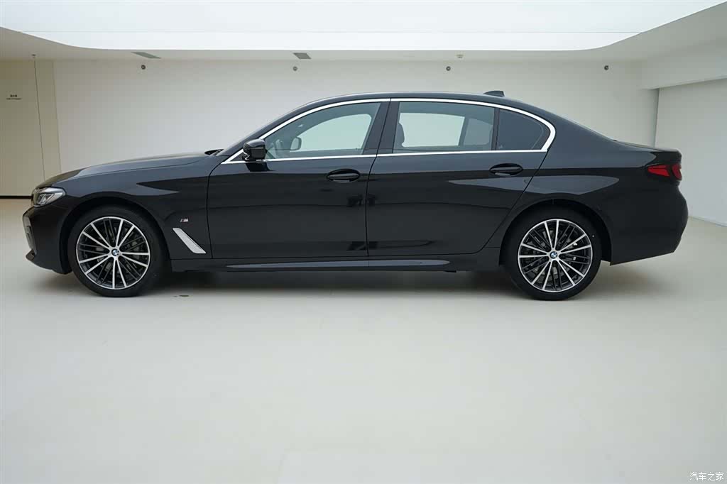 BMW 5 Series, 2024 12
