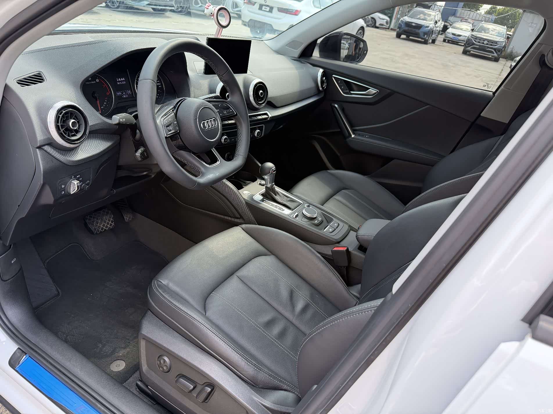 Audi Q2L, 2023 4
