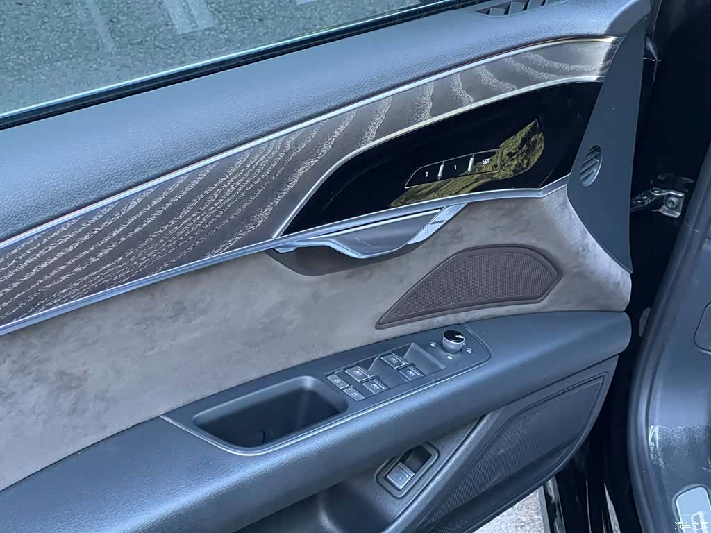 Audi A8L, 2020 все фото