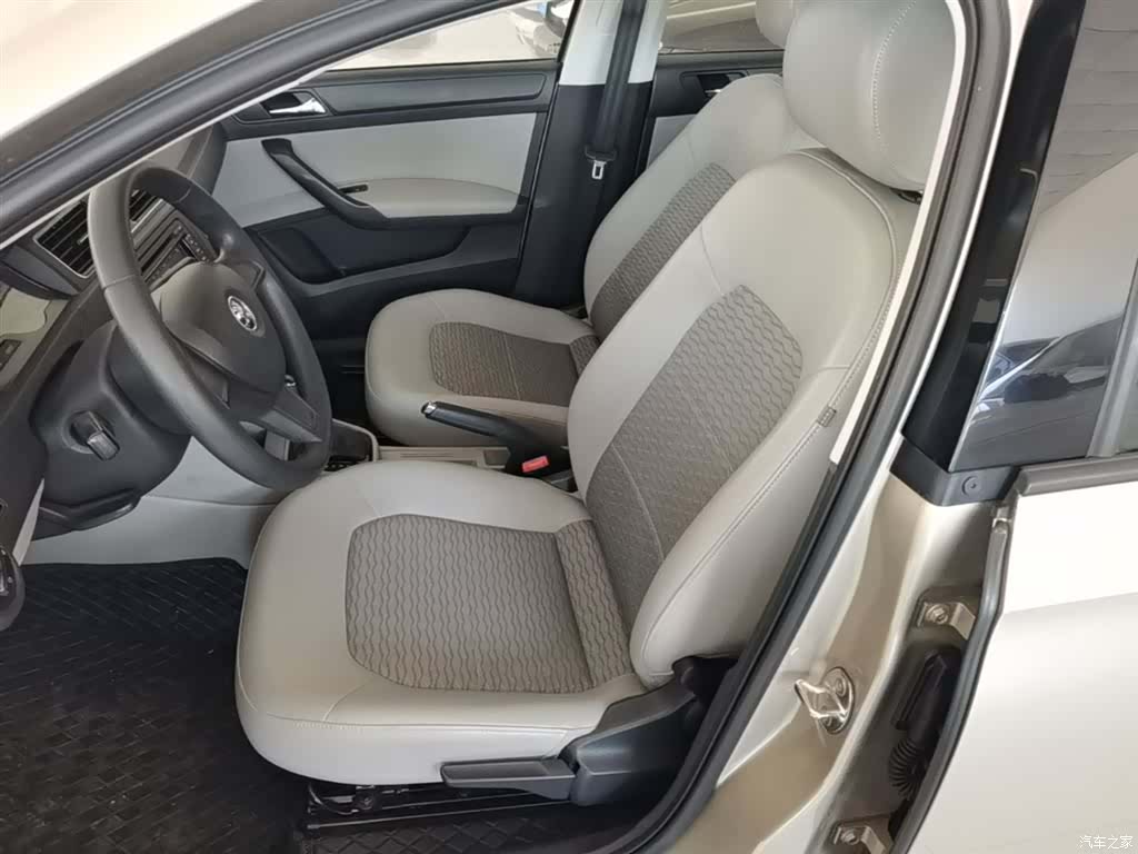 Skoda Rapid, 2016 15