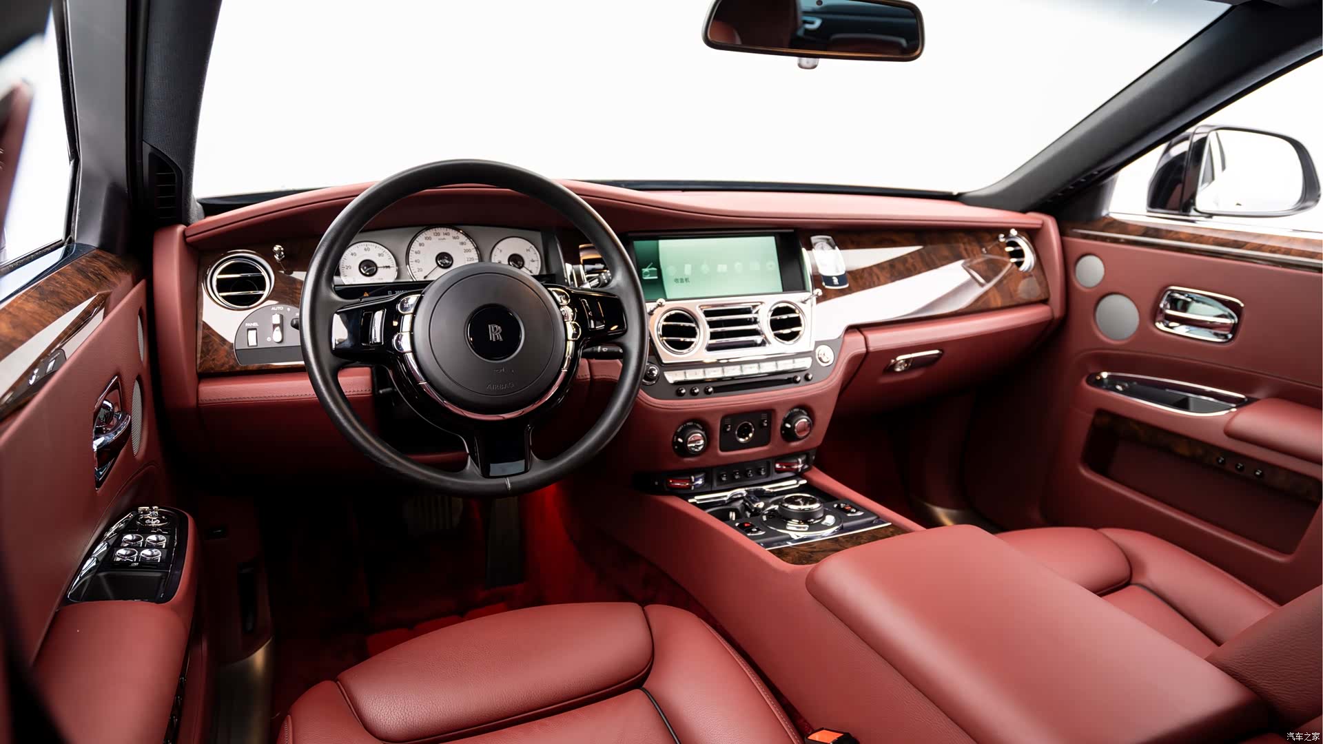 Rolls-Royce Ghost, 2017 все фото