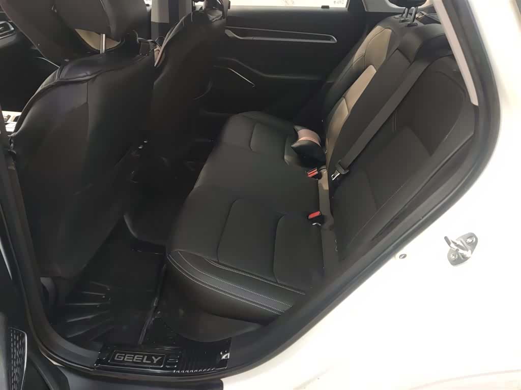 Geely Emgrand, 2021 17