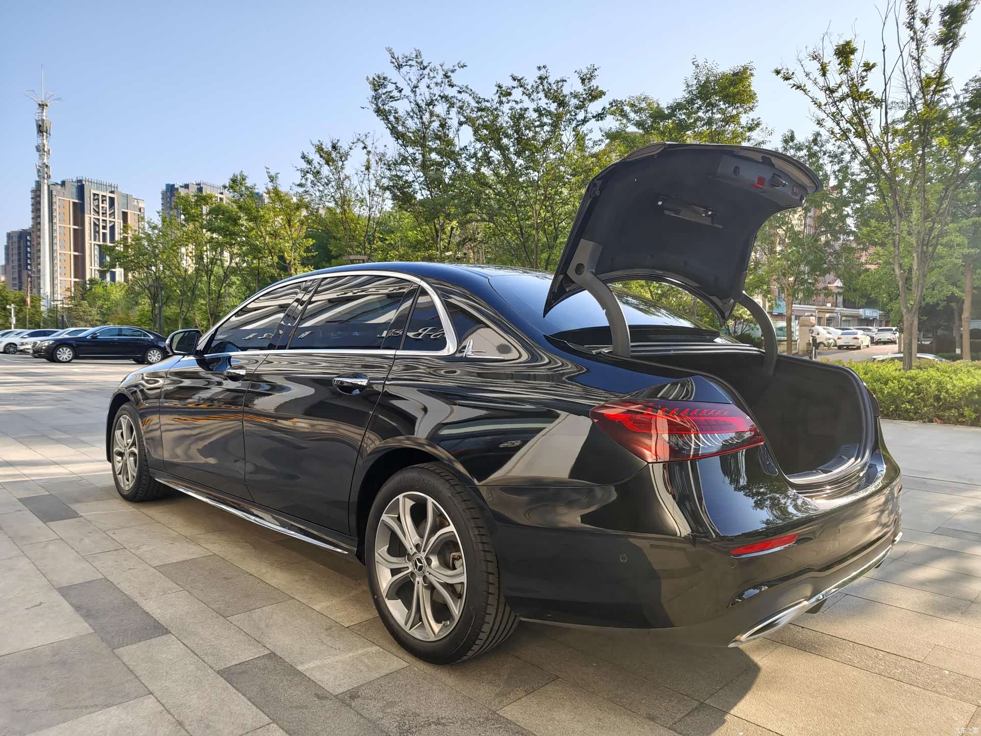 Mercedes-Benz E-Class, 2022 16