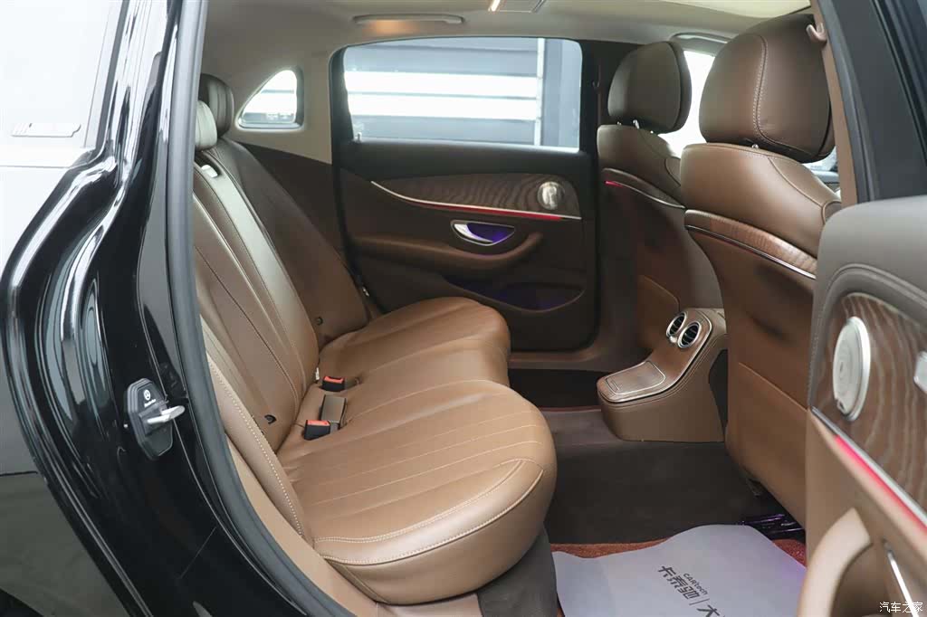 Mercedes-Benz E-Class, 2023 25