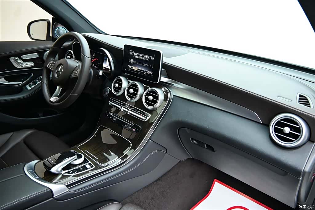 Mercedes-Benz GLC, 2019 16