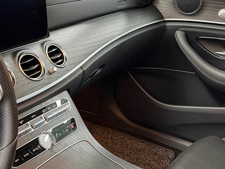 Mercedes-Benz E-Class, 2019 года фото 11