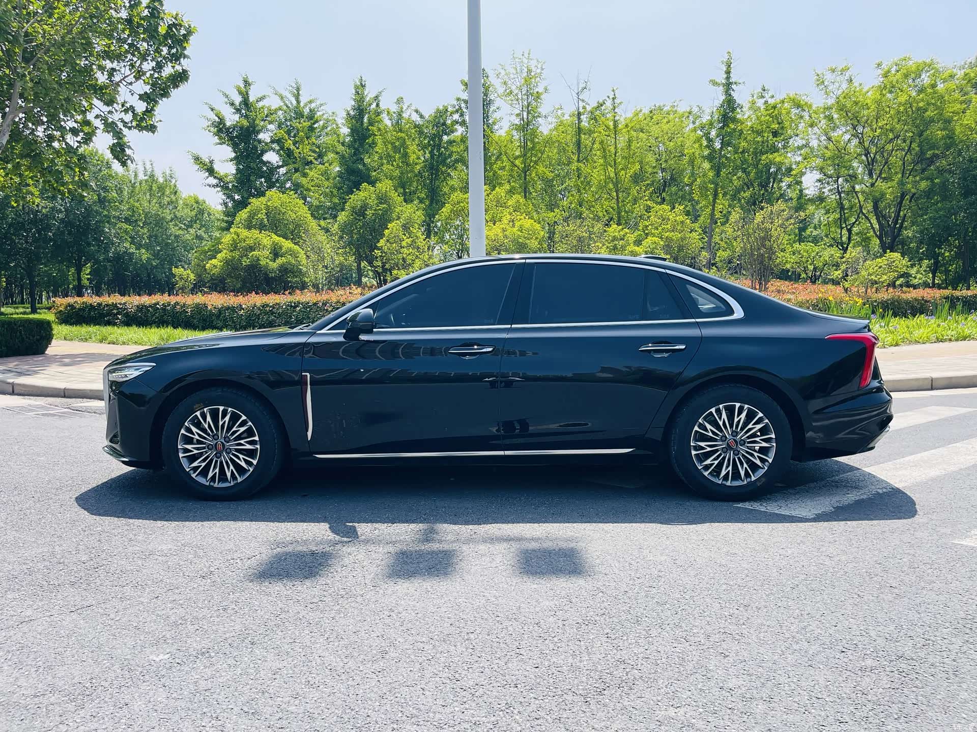 Hongqi H5, 2023 все фото