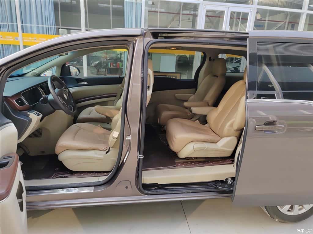 Buick GL8, 2018 6