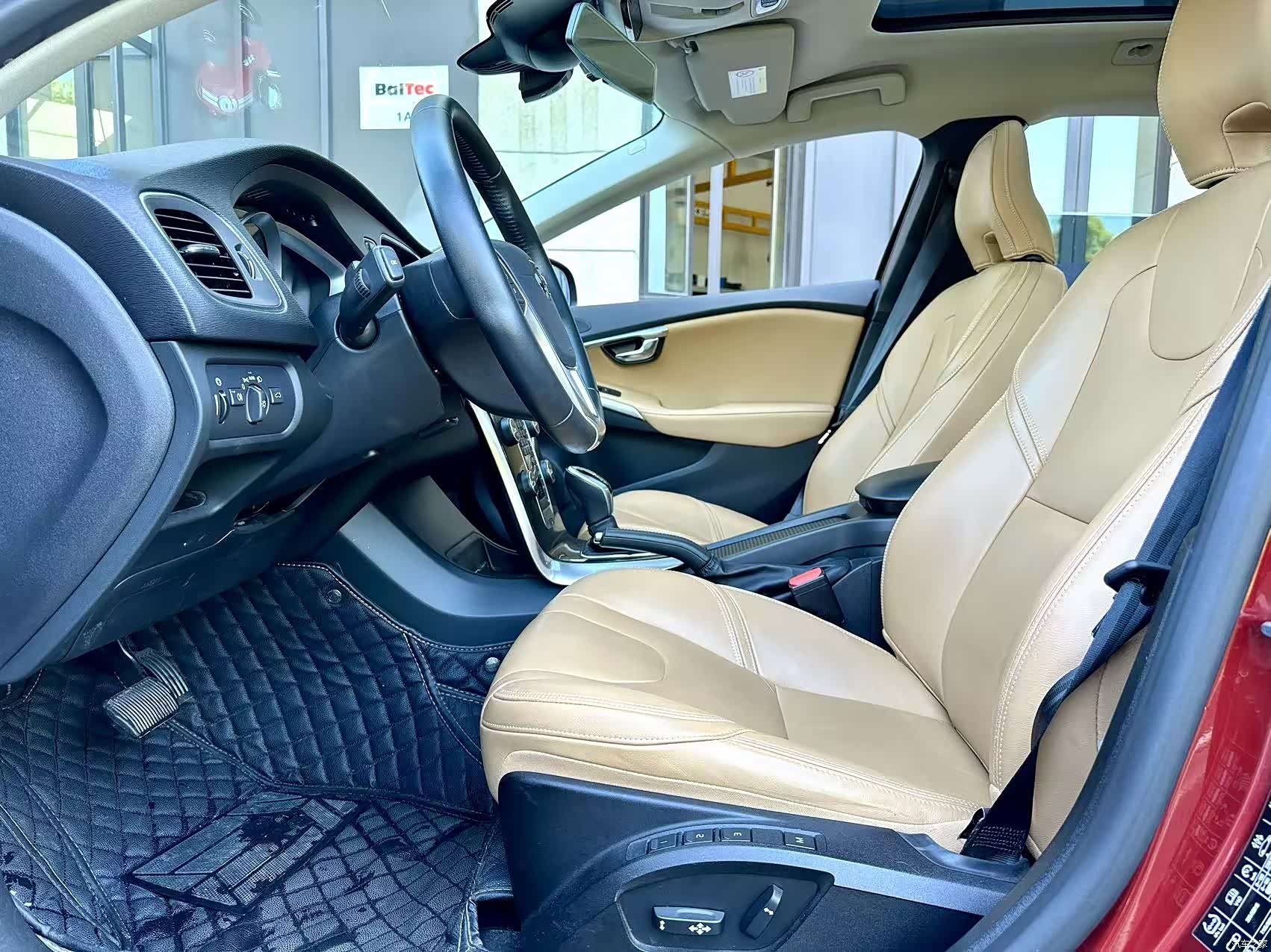 Volvo V40, 2018 4
