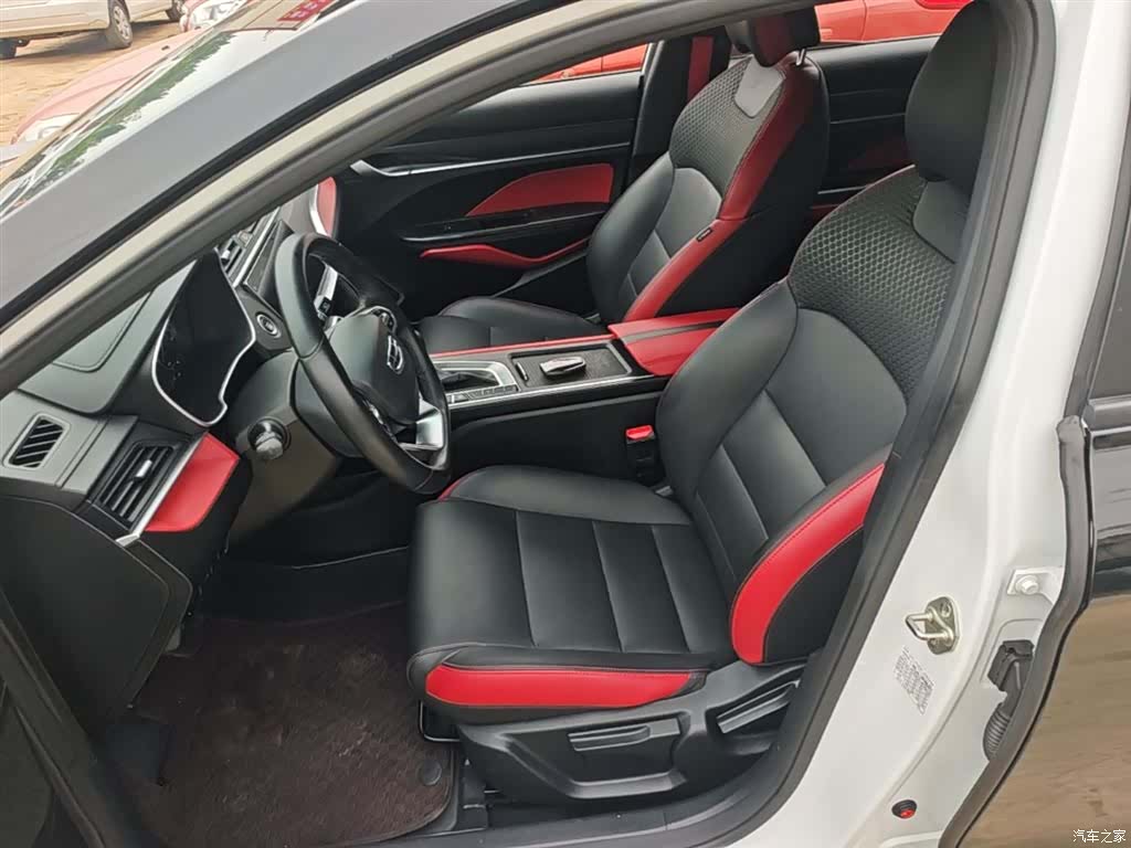 Geely Binray, 2022 15