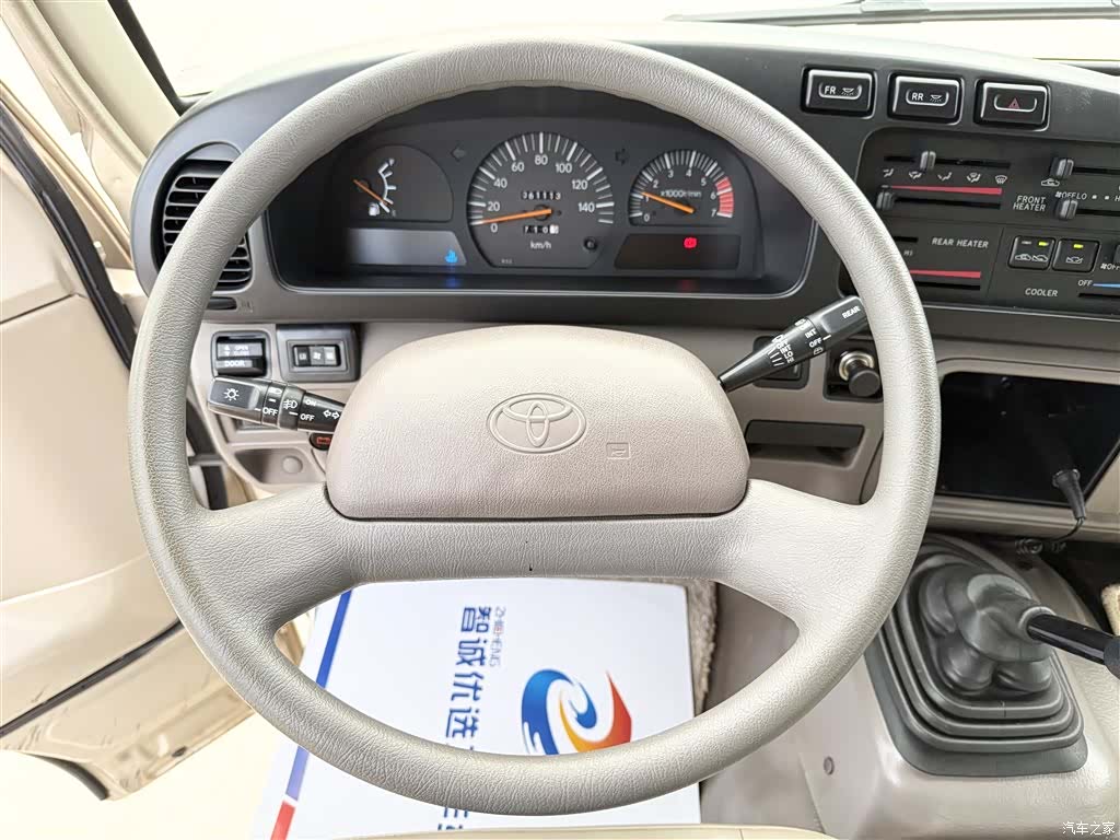 Toyota Coaster, 2011 6