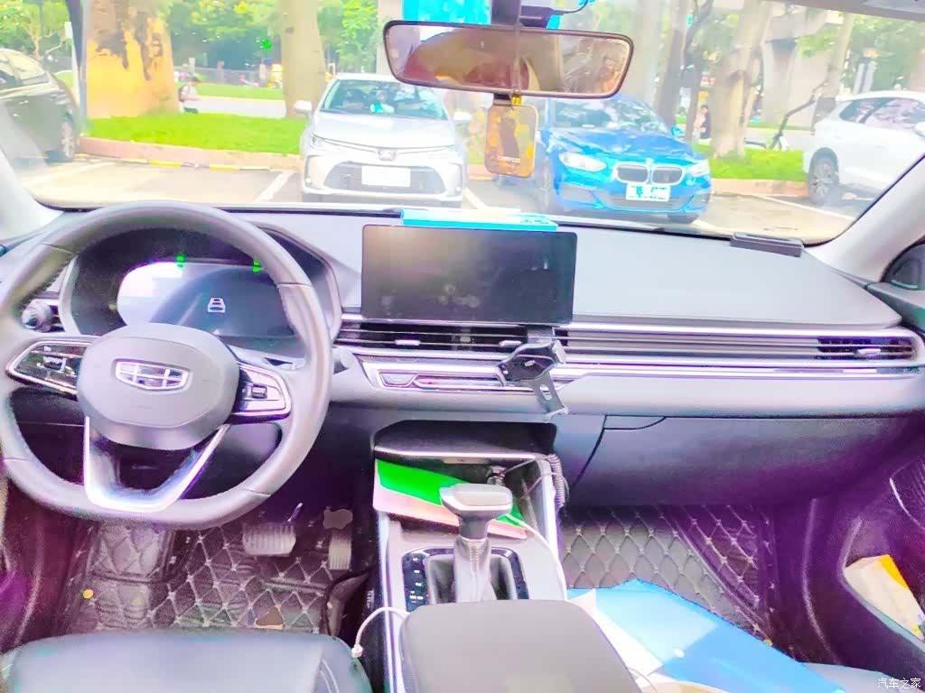 Geely Emgrand, 2023 все фото