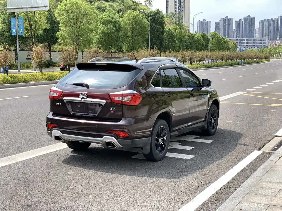 BYD S7