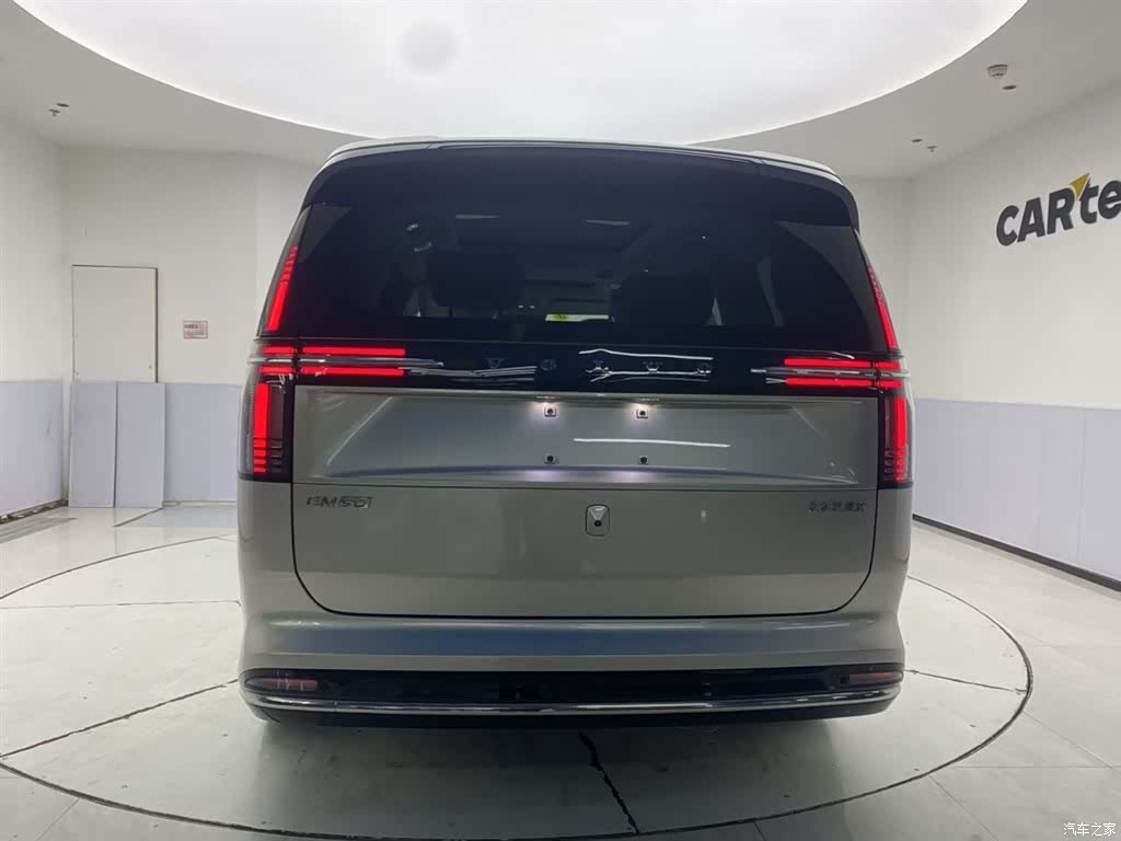 Volvo EM90, 2024 6