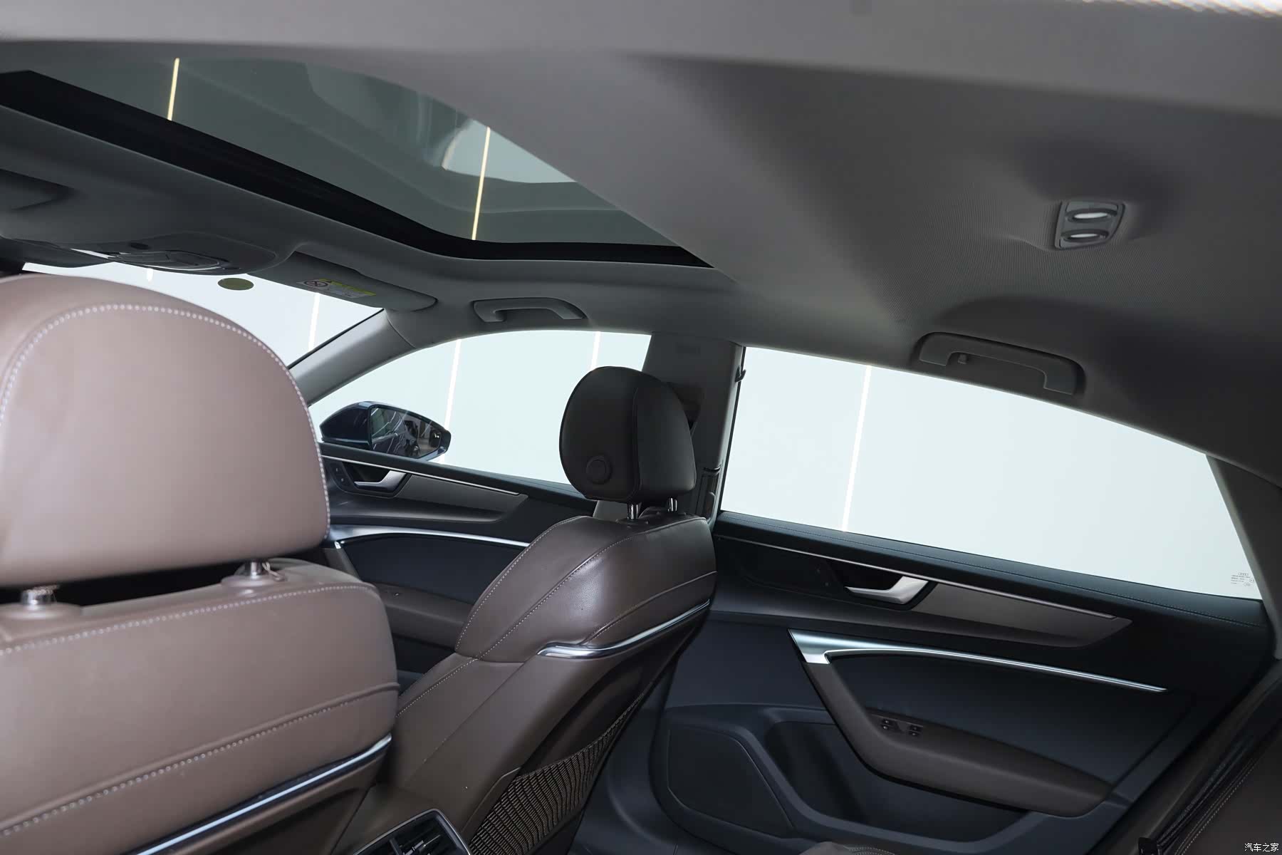 Audi A7L, 2024 14