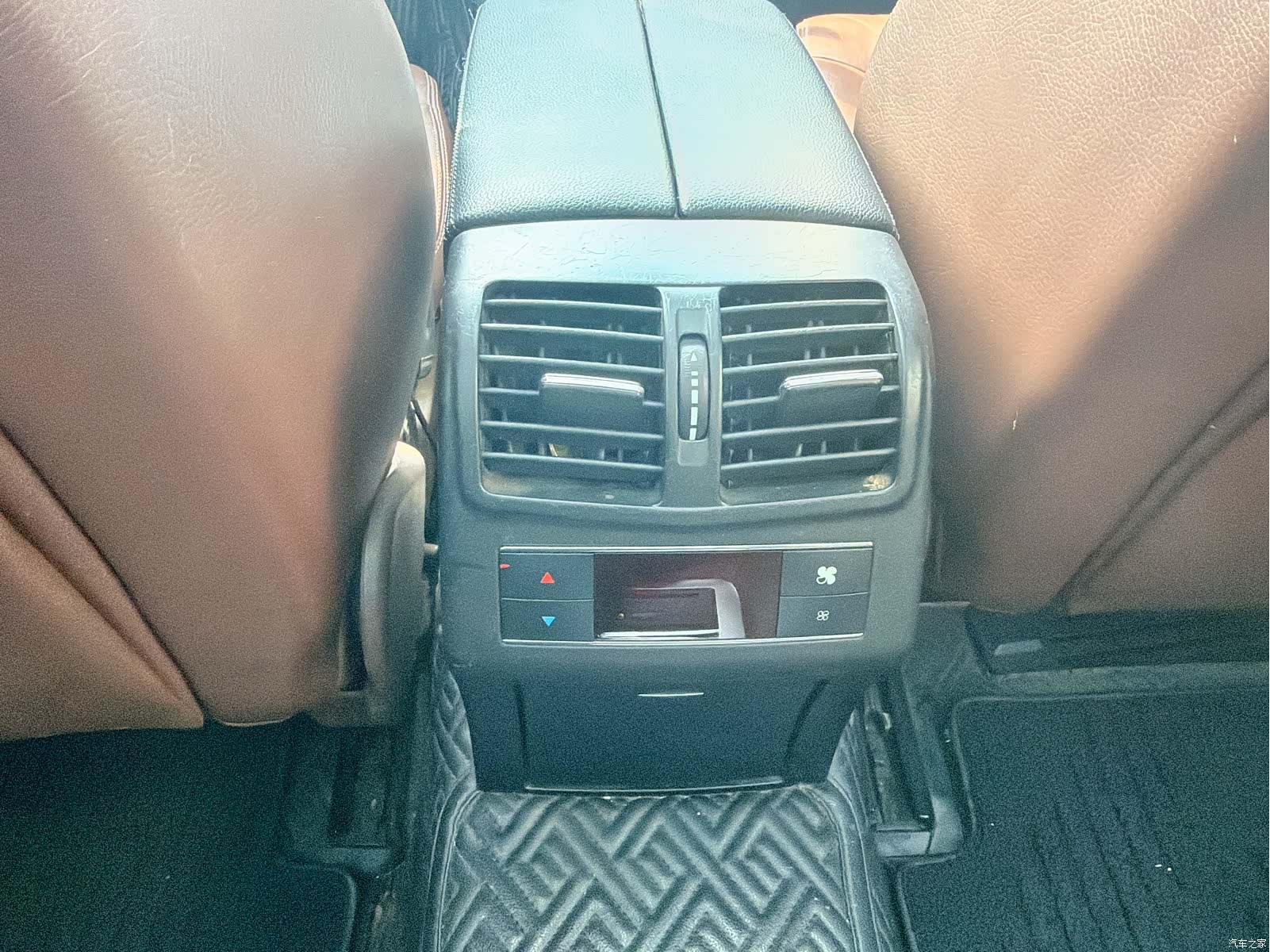 Mercedes-Benz E-Class, 2011 15